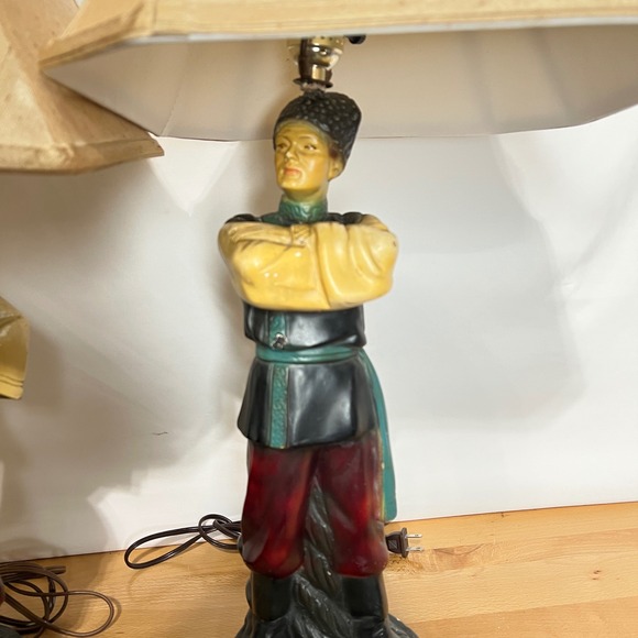 *RARE* Vintage Chalkware European Couple Lamps *RARE* - Picture 9 of 9